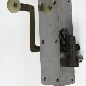 Viola/Harris Interlock Swing Door D-1290.3RH: For SPPE with Retiring Cam.: Standing at the landing and looking into the car. If interlock is on the Right, it is a RH interlock.: Does not include keeper, dwg B-1082.2 or B-1082.5